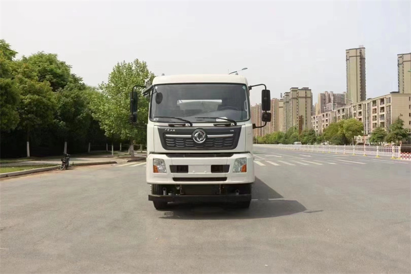 東風(fēng)天錦后雙橋20方高端灑水車