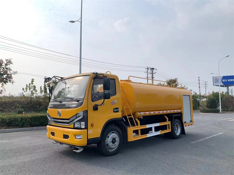 東風(fēng)多利卡D7消防灑水車