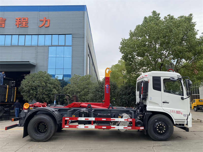 國(guó)六 東風(fēng)天錦可卸式垃圾車