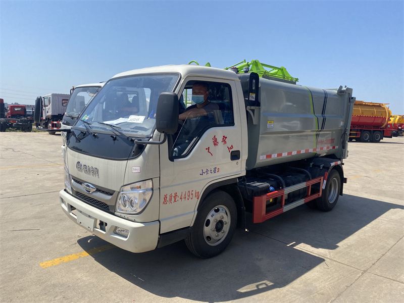 藍(lán)牌 福田小卡側(cè)裝壓縮垃圾車