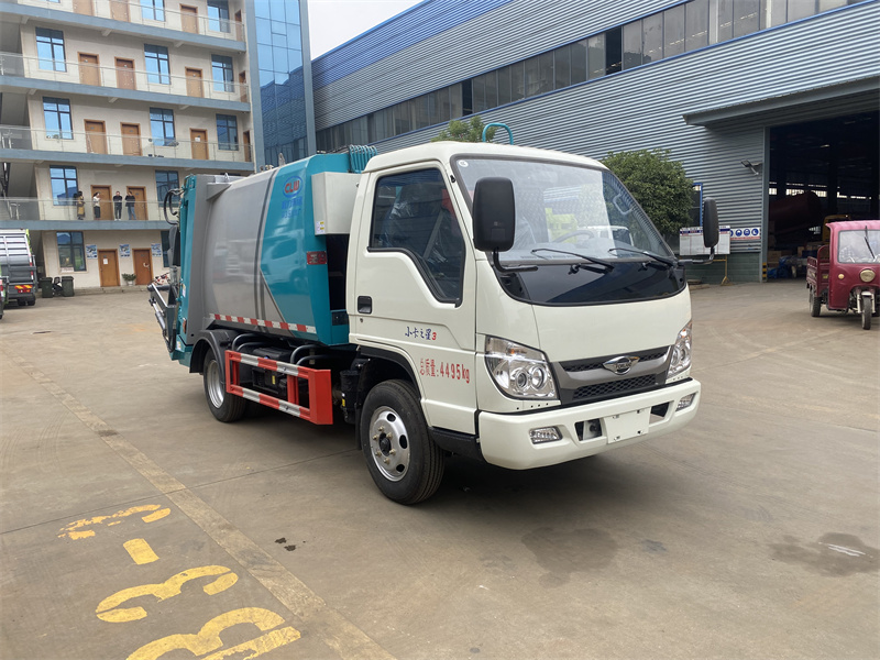 藍(lán)牌 福田小卡后裝壓縮垃圾車